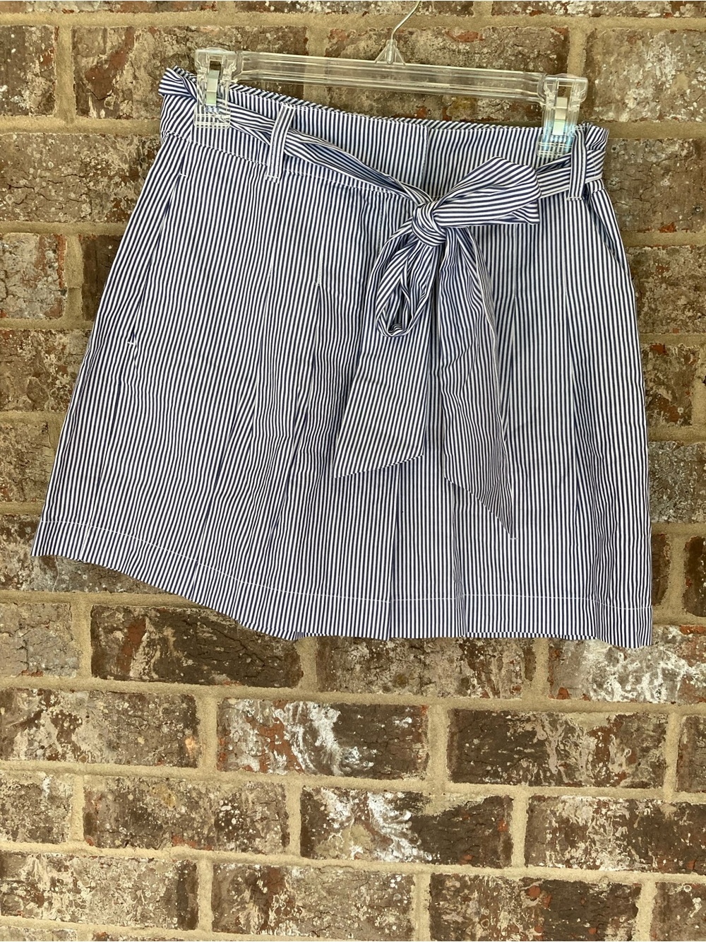 crown & ivy Blue and White Striped Paperbag Shorts Size 2 NWT